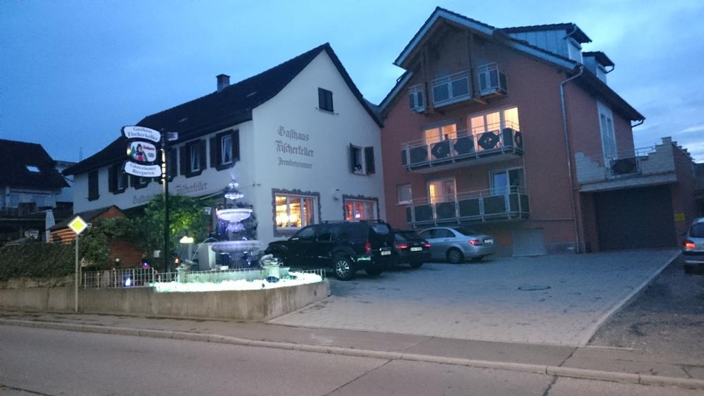 Gasthaus-Pension Fischerkeller Randegg Exterior photo
